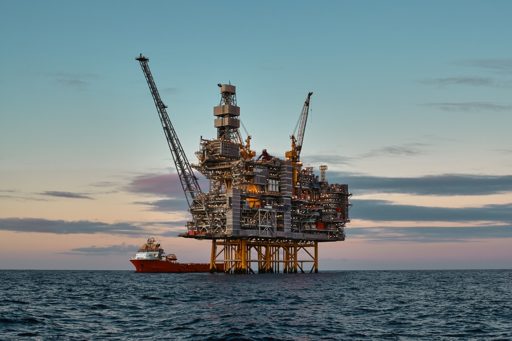 Offshore,Oil,And,Gas,Jackup,Platform,,During,Cargo,Operations,With